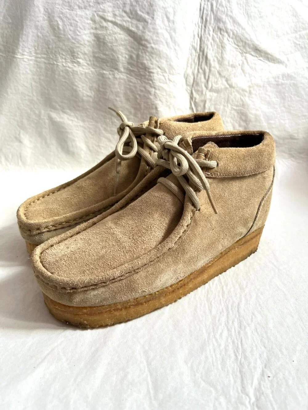 Chippewa boots beige